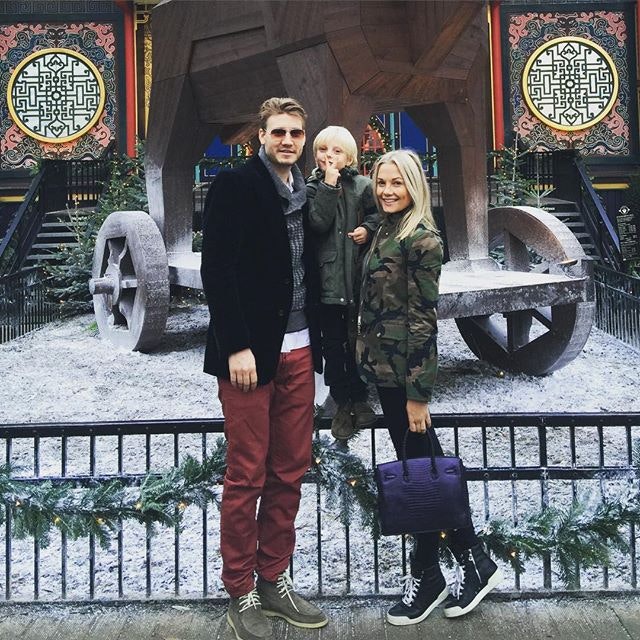 Caroline Fleming i Tivoli med Bendtner og sønnen | BILLED-BLADET
