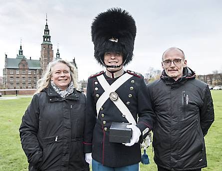 Pia og Henrik Knust med deres søn Emil