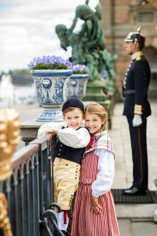 https://imgix.billedbladet.dk/202006_estelle_oscar_logaarden1foto_linda_brostrom-kunglhovstaterna_1.jpg