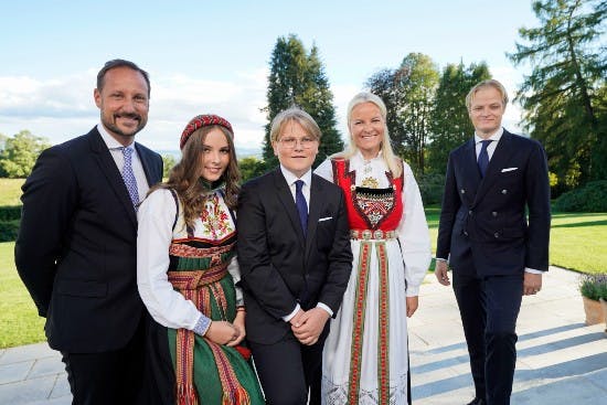 https://imgix.billedbladet.dk/20200905-193455-7_68mb.jpeg