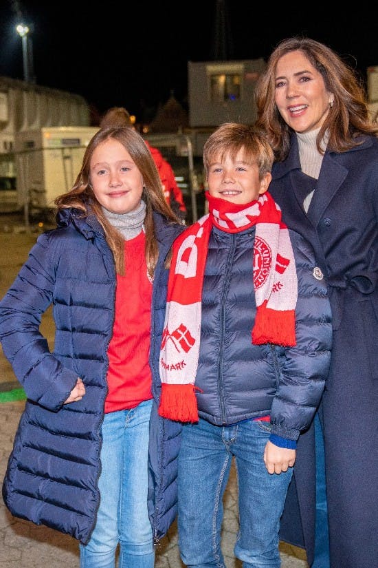 Prinsesse Josephine og prins Vincent med kronprinsesse Mary