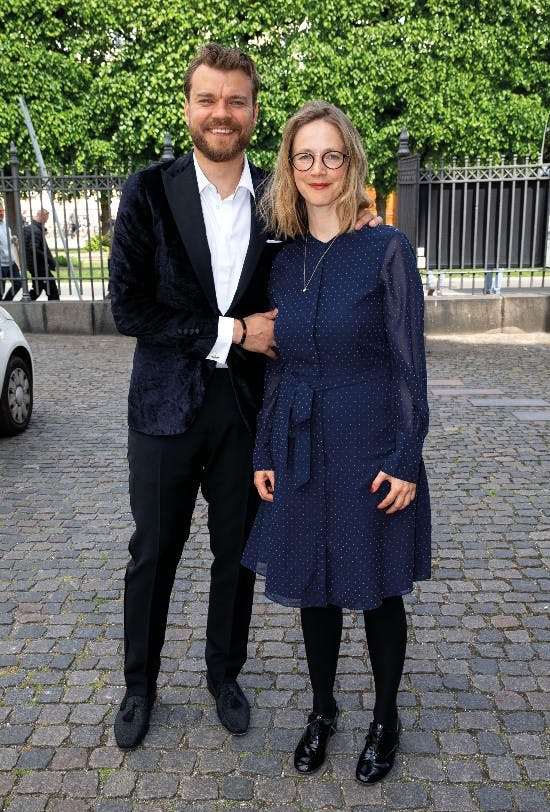 Pilou Asbæk og Anna Bro