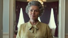 Imelda Staunton som dronning Elizabeth i The Crown