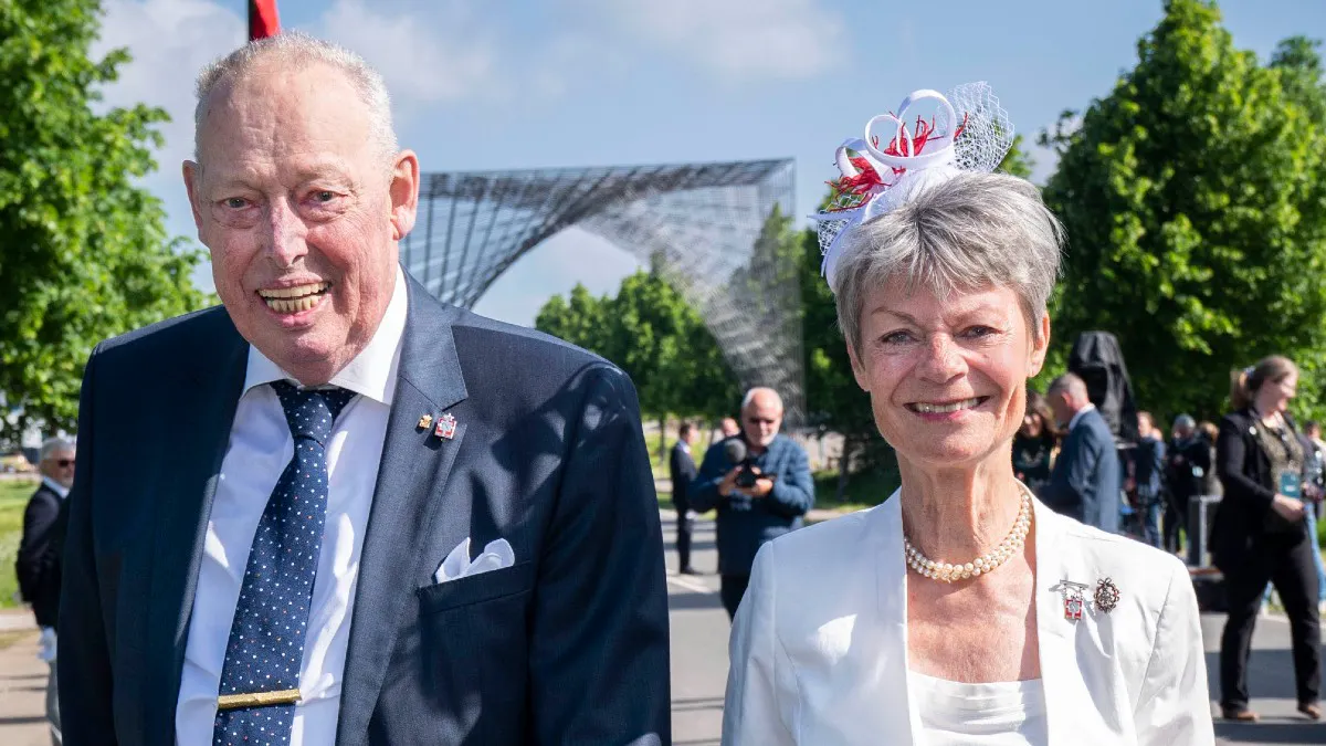 Grev Ingolf Og Grevinde Sussie Klar Til Hyggelig Eftermiddag Med grev-ingolf-og-grevinde-sussie-klar-til-hyggelig-eftermiddag-med