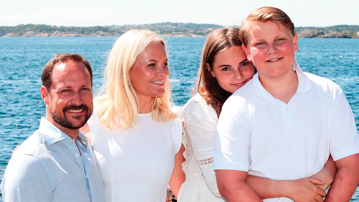 Kronprins Haakon og kronprinsesse Mette-Marit har holdt ferie med børnene på Dvergsøya i 12 år. 