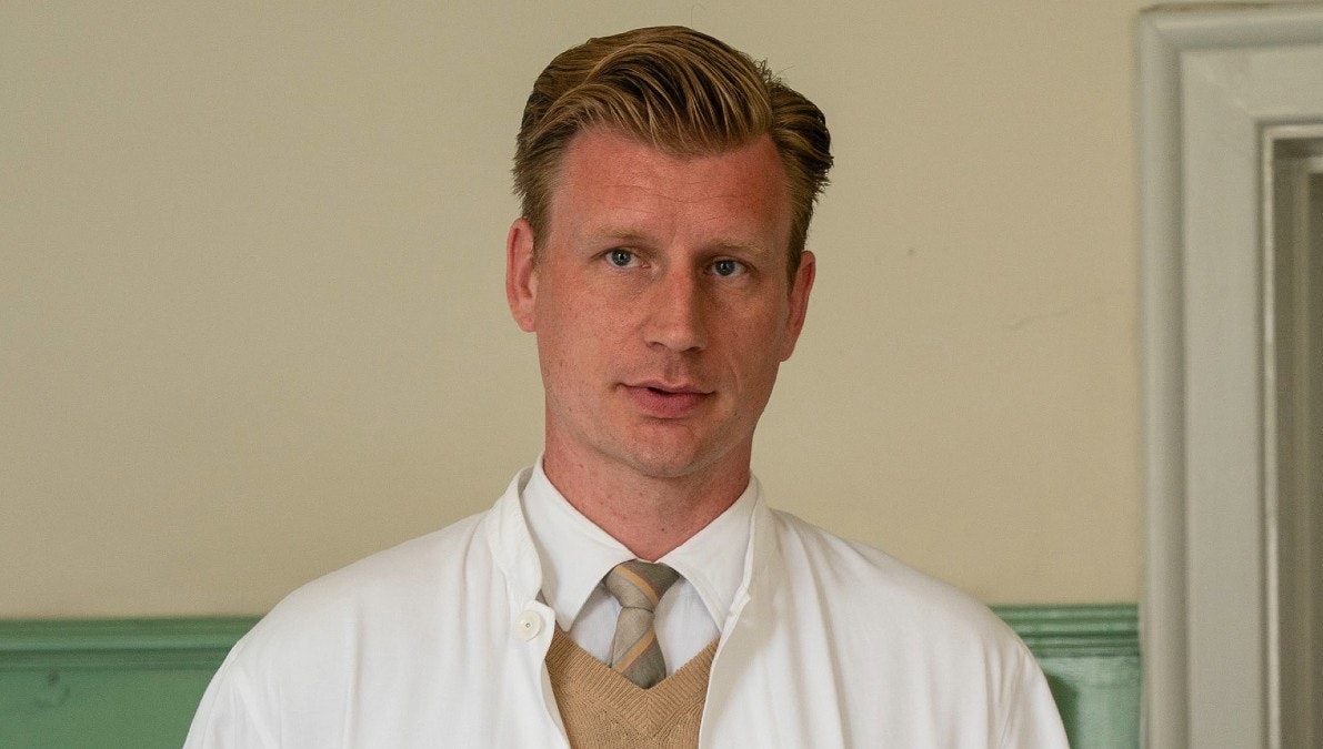 Andreas Jebro i "Sygeplejeskolen".