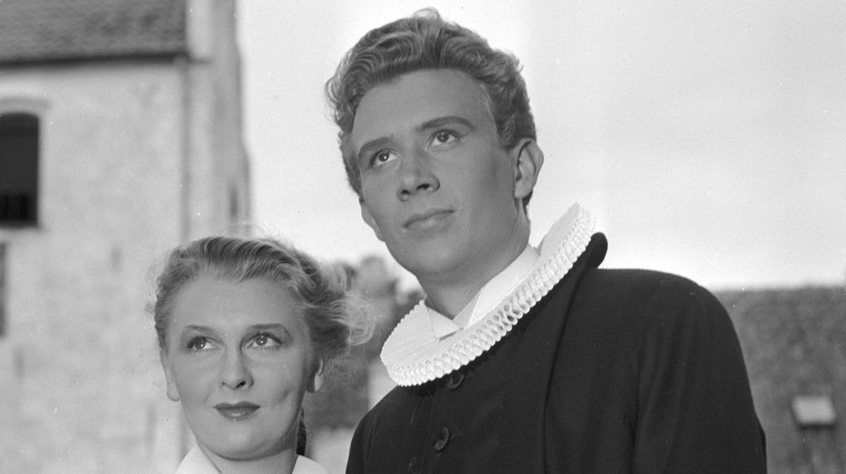 Jørgen Reenberg i "Fodboldpræsten" fra 1951, hvor han spillede overfor Grethe Thordahl.