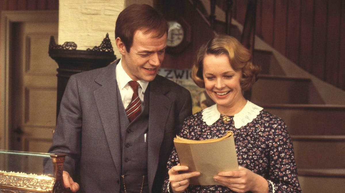 Jørgen Buckhøj og Ghita Nørby som Mads Skjern og Ingeborg i "Matador". Serien kan genses på DRTV i november og december.