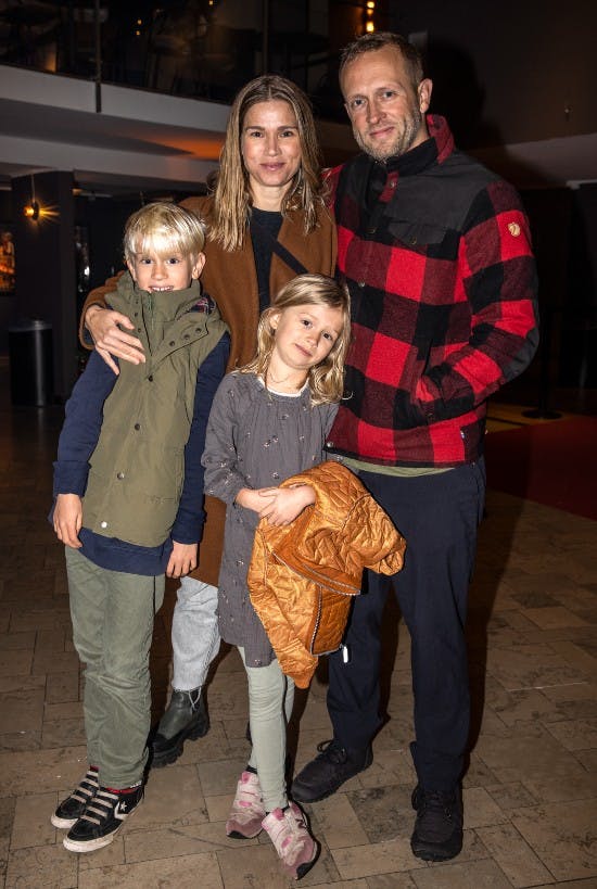 Adam Brix med sin familie. 