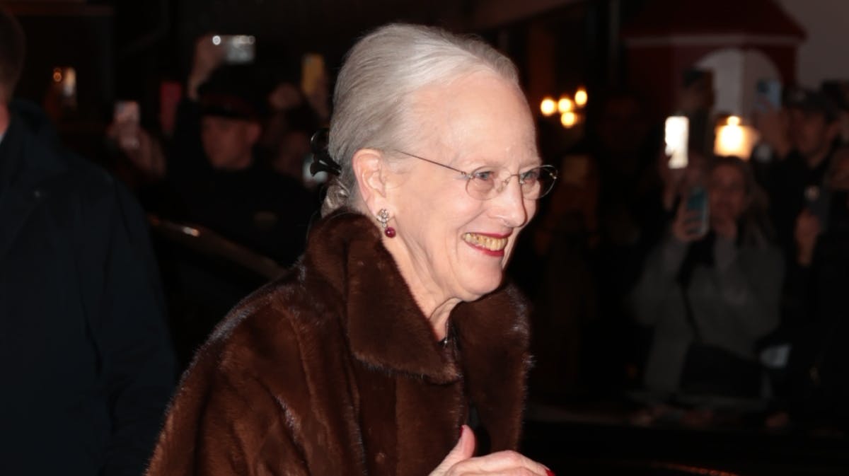 Dronningen ankommer til Tivolis koncertsal