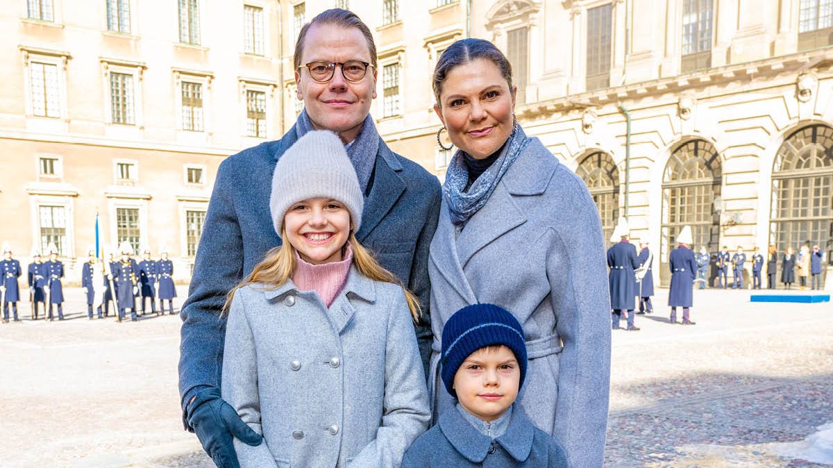 Kronprinsesse Victoria, prins Daniel, prinsesse Estelle og prins Daniel. 