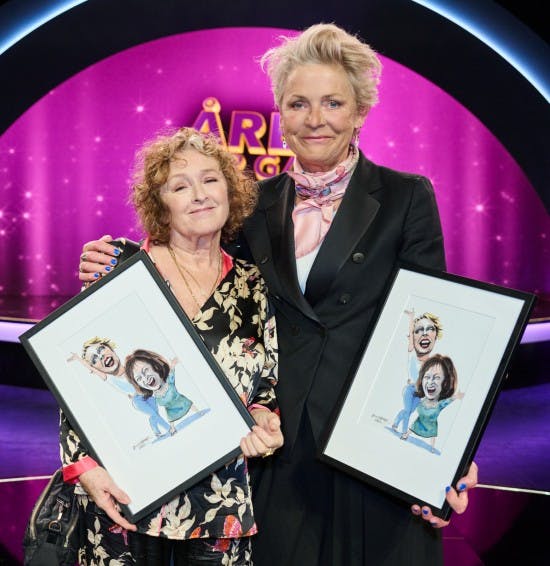 Kirsten Lehfeldt og Søs Egelind modtog hædersprisen, "STORM-prisen", i "Året der gak".