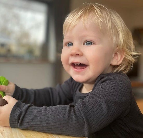 Joan Divine og Michael Olesens søn Felix