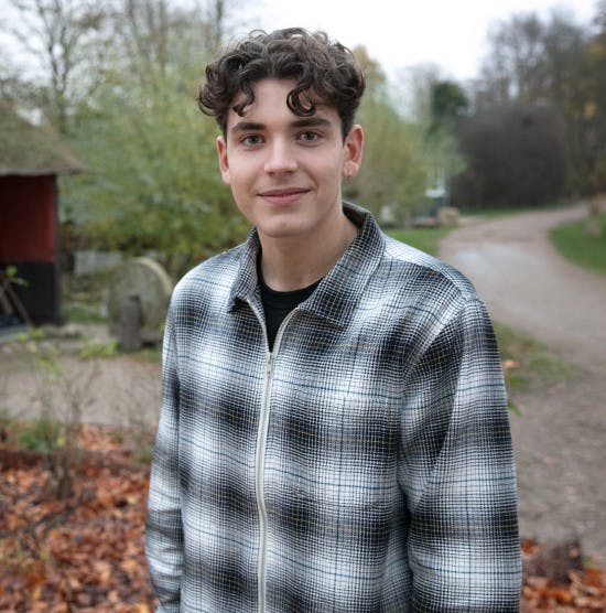 Maximillian Henriques Hale er 17 år og går til daglig i 2.g.