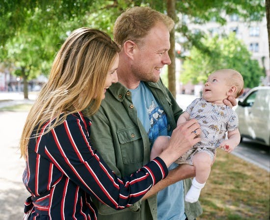 Christian Degn med kæresten, Trine, og sønnen, Vagn.