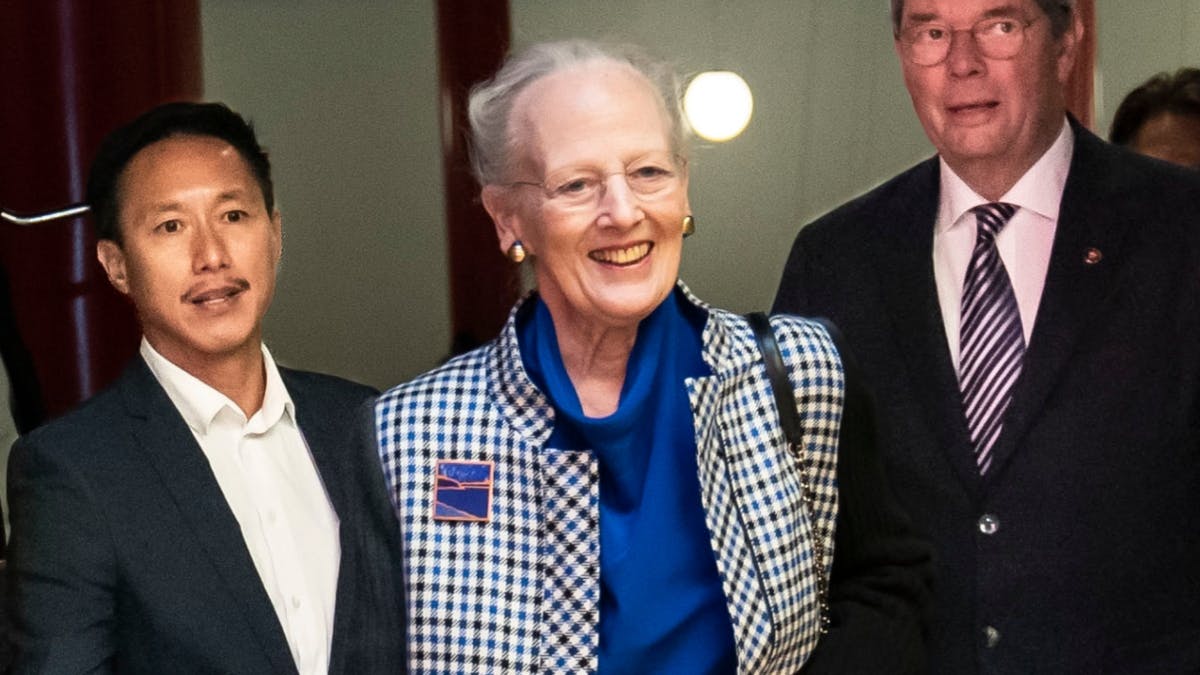 Dronning Margrethe ankommer