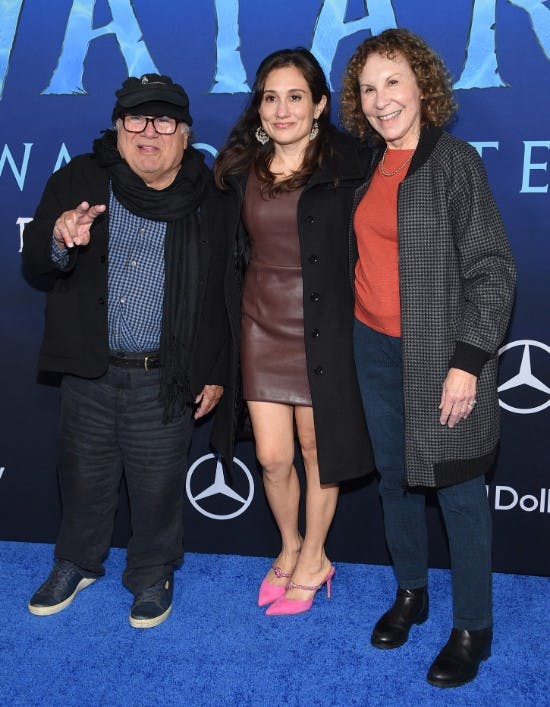 Danny DeVito med sin datter Lucy og hustruen Rhea 