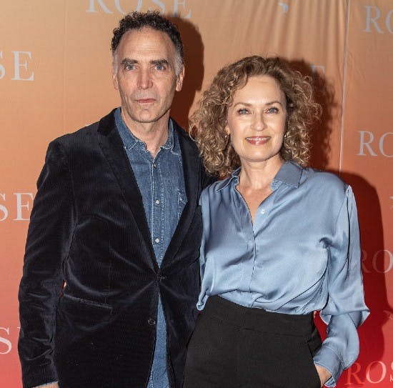 Tom Hale og Camilla Søeberg til premiere i 2022.