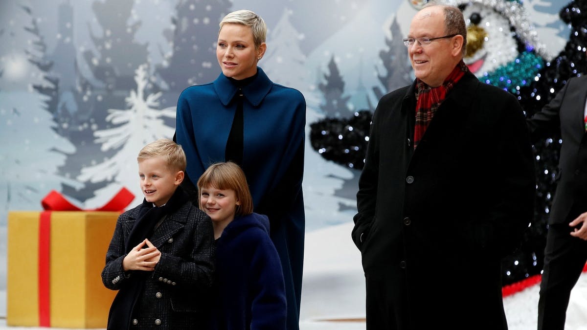 Fyrst Albert og fyrstinde Charlene sammen med børnene, Prinsesse Gabriella og prins Jacques 