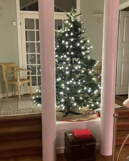Det kunstige juletræ hjemme hos Anne Laxholm