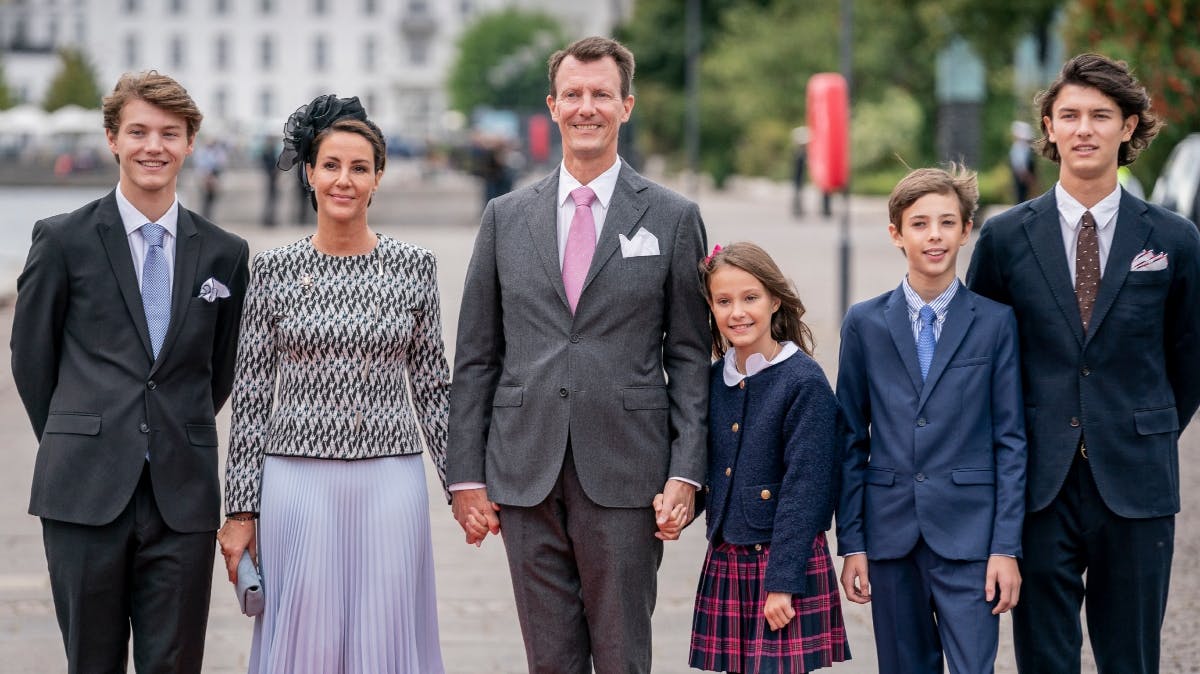 Prins Joachim med sine fire børn, Felix, Athena, Henrik og Nikolai, og hustru prinsesse Marie.&nbsp;&nbsp;
