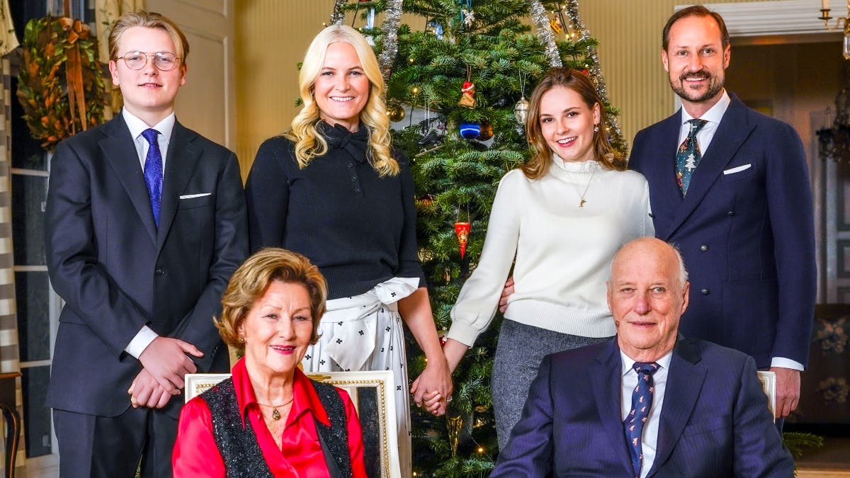 Den norske kongefamilie fotograferet i forbindelse med julen i 2021.