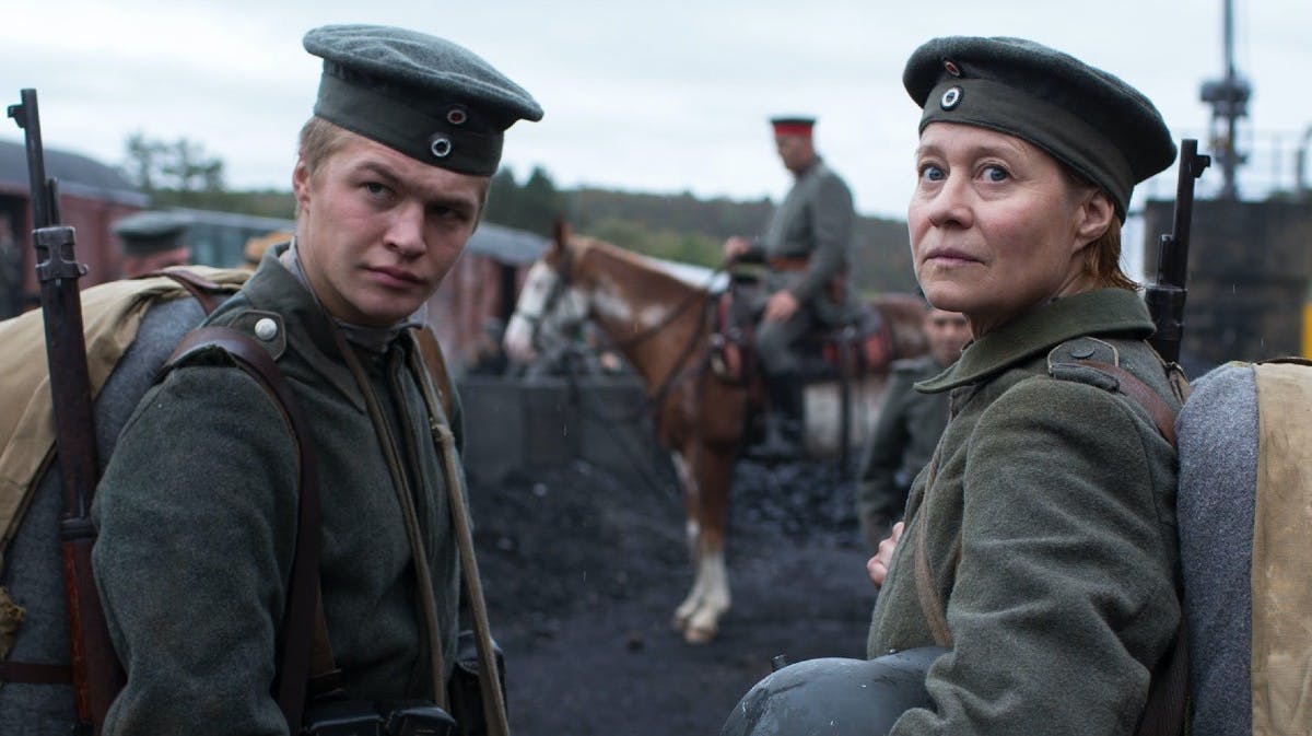 Sylvester Byder og Trine Dyrholm i "Erna i Krig". 