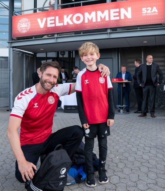 Kåre Quist til landskamp med sønnen Carl