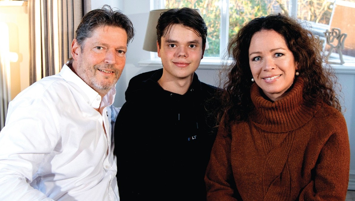 Christian Elhauge med sine forældre, Mogens og Tina. 