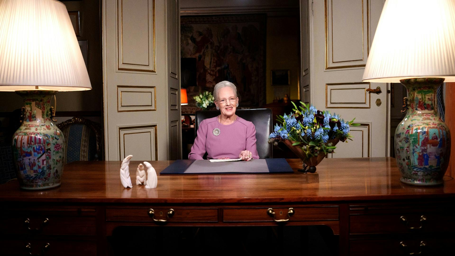 Dronning Margrethe i modtagelsesværelset i Christian IX's Palæ på Amalienborg.