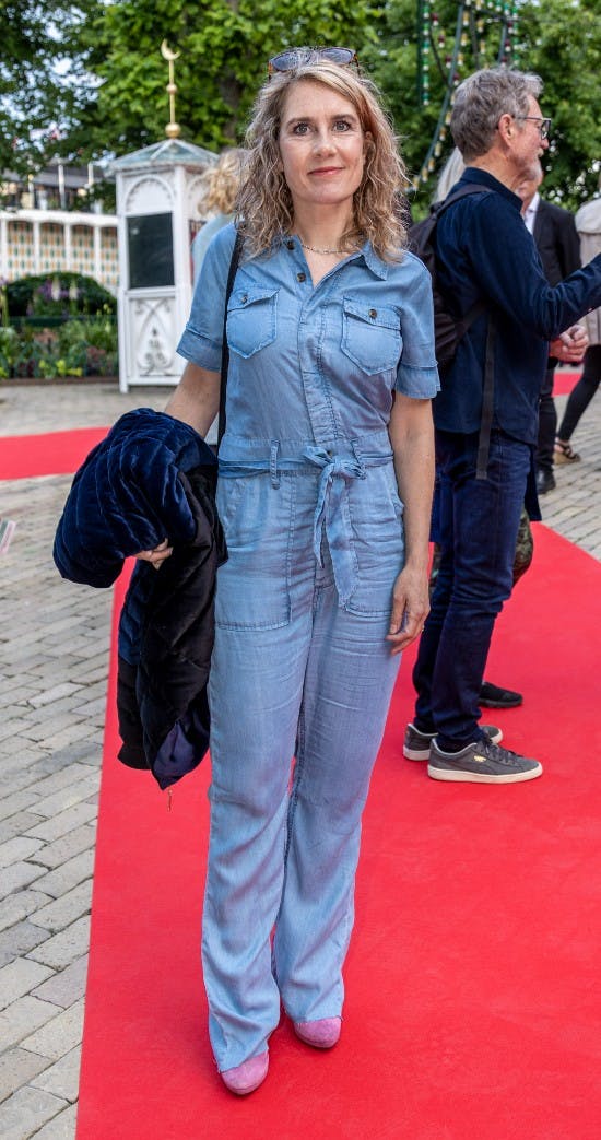 https://imgix.billedbladet.dk/20220609_dm_premiere_tivoli_varieteen_0020x.jpg