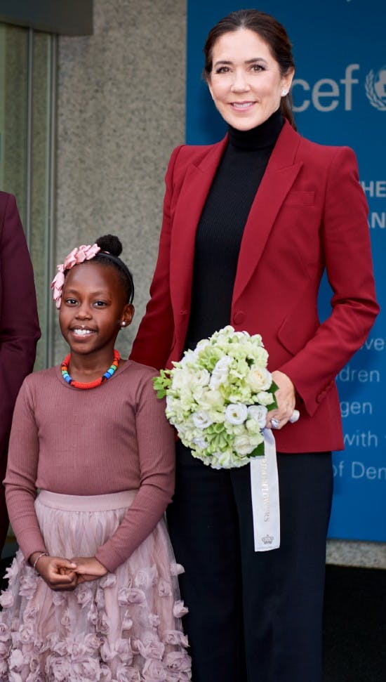 Blomsterpigen Nina og kronprinsesse Mary