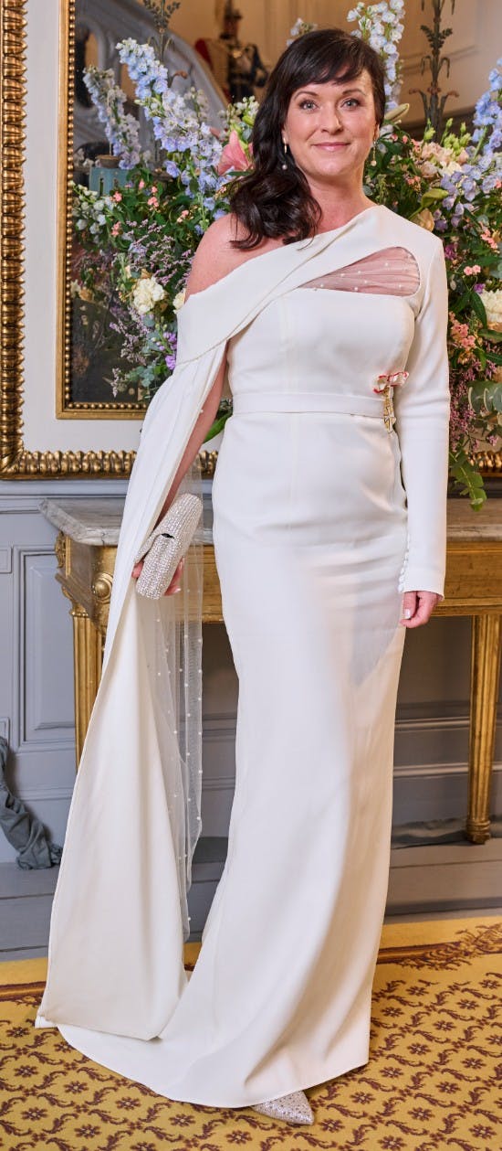 Nr. 1. Indenrigs- og sundhedsminister Sophie Løhde strålede i en elegant hvide Soeren Le Schmidt-kjole til dronningens nytårstaffel den 1. januar 2023.