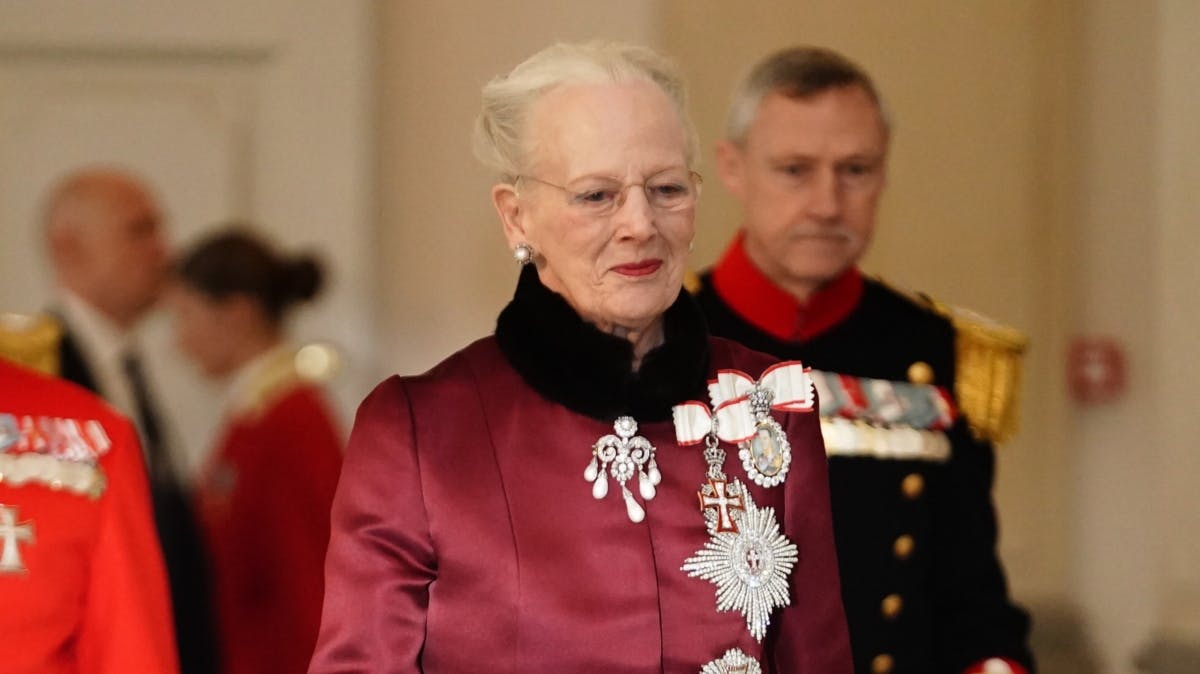 Dronning Margrethe ankommer til nytårskur
