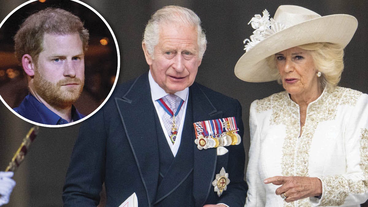 Kong Charles og dronning Camilla. Indsat: Prins Harry.