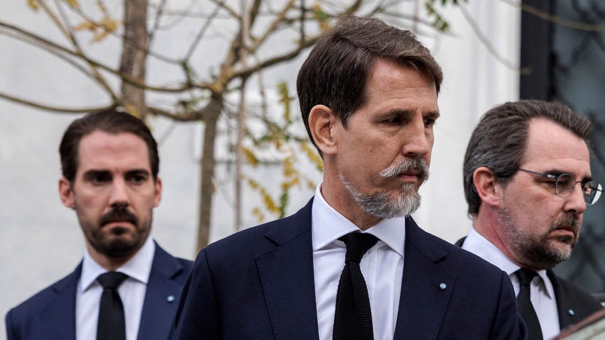 Kronprins Pavlos, prins Nikolaos og prins Philippos har været til møde med repræsentanter fra den græske regering.