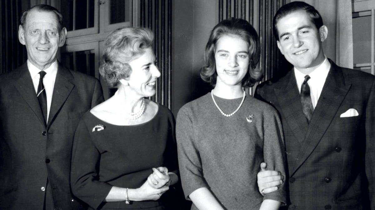 Kong Frederik 9., dronning Ingrid, prinsesse Anne-Marie og kronprins Konstantin.