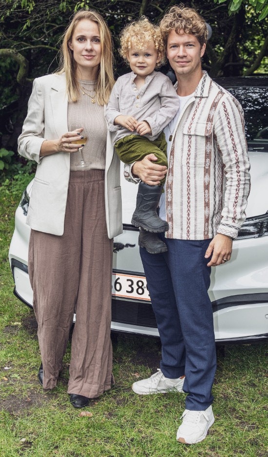 Karoline Brygmann og Elias Munk med sønnen Vester