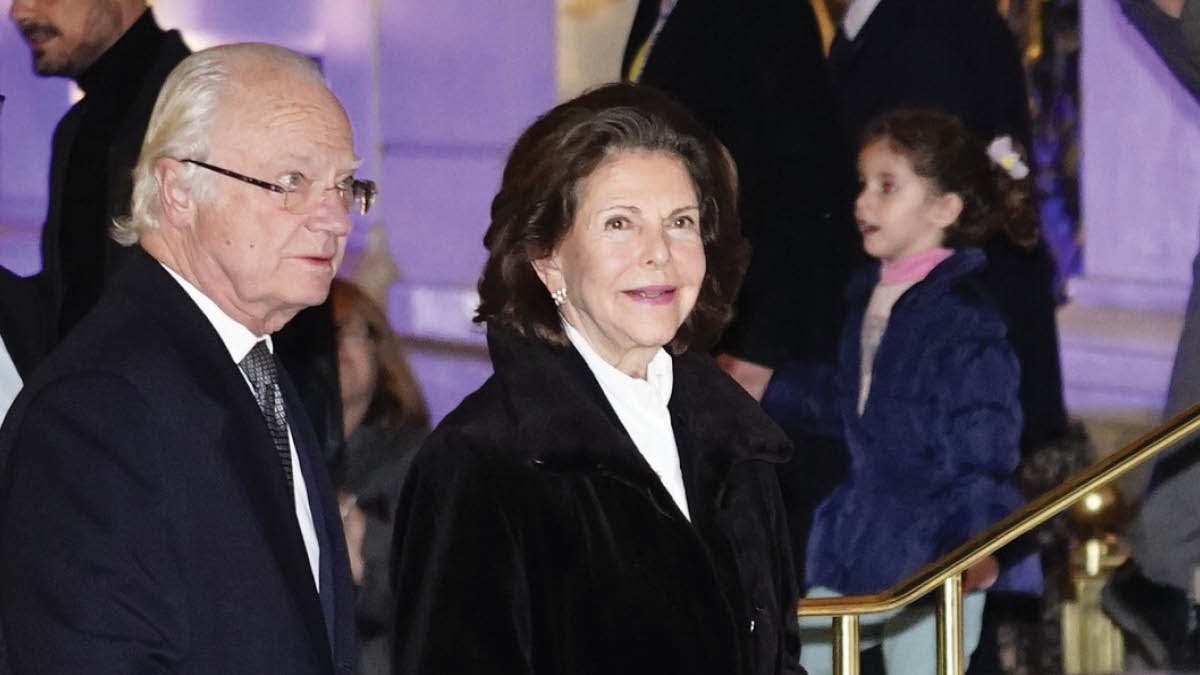 Kong Carl Gustaf og dronning Silvia ankommer til Athen.