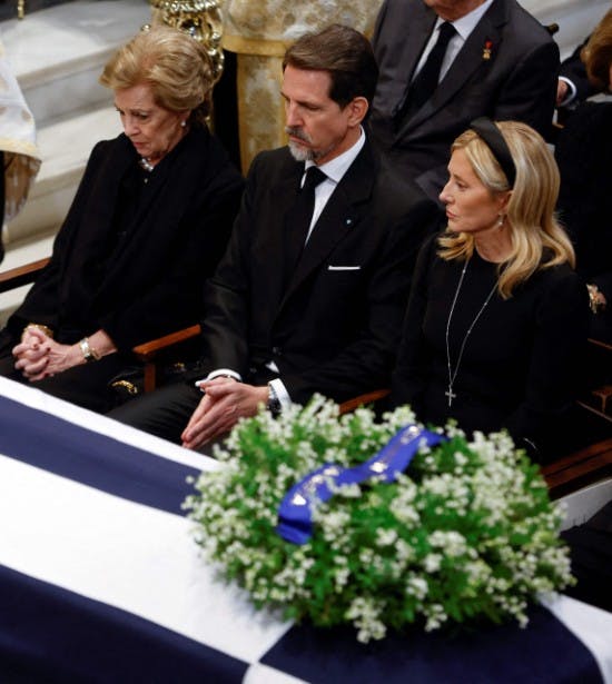 På kisten lå Anne-Maries krans til sin Konstantin 