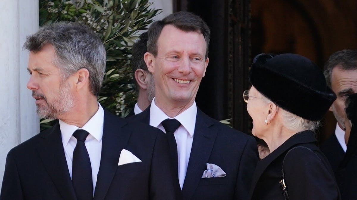 Dronning Margrethe, kronprins Frederik og prins Joachim.