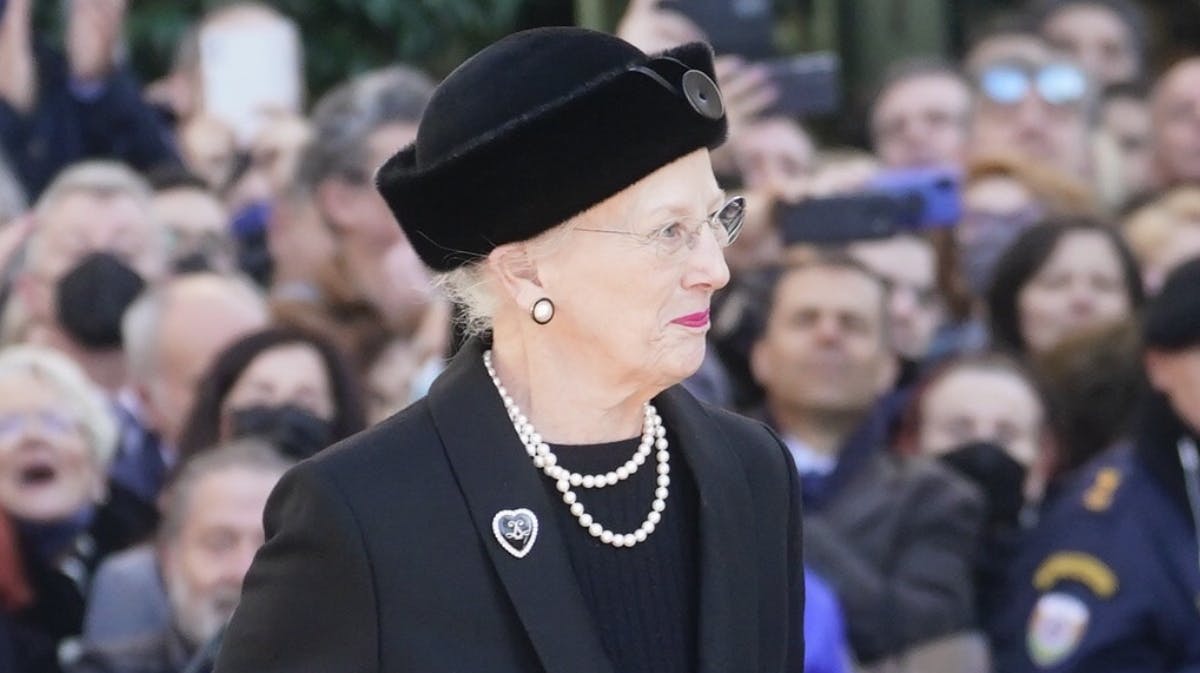 Dronning Margrethe ankommer i Athen