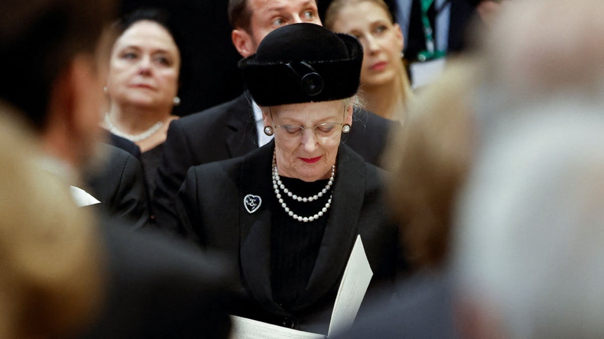 Dronning Margrethe under begravelsesceremonien i Athen