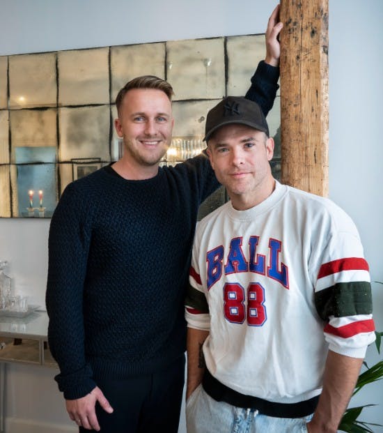 Silas Holst med sin mand Nicolai Schwartz