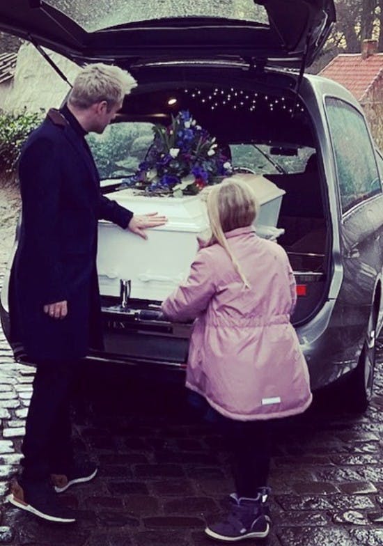 Silas Holst og datteren Maggie siger et sidste farvel