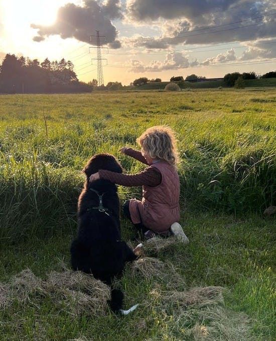 Nalina hygger med Otto