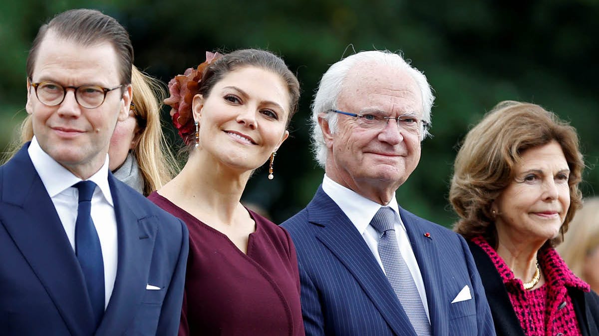 Prins Daniel, kronprinsesse Victoria, kong Carl Gustaf og dronning Silvia. 