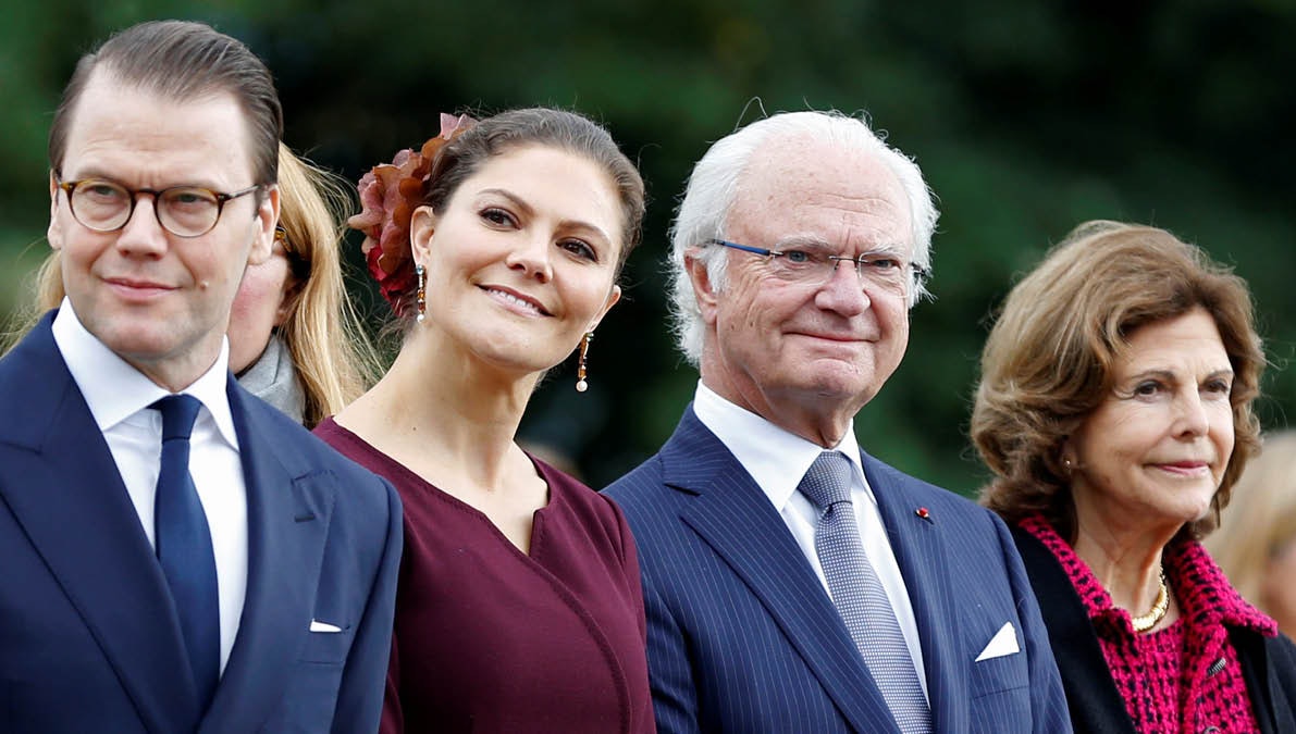 Prins Daniel, kronprinsesse Victoria, kong Carl Gustaf og dronning Silvia. 