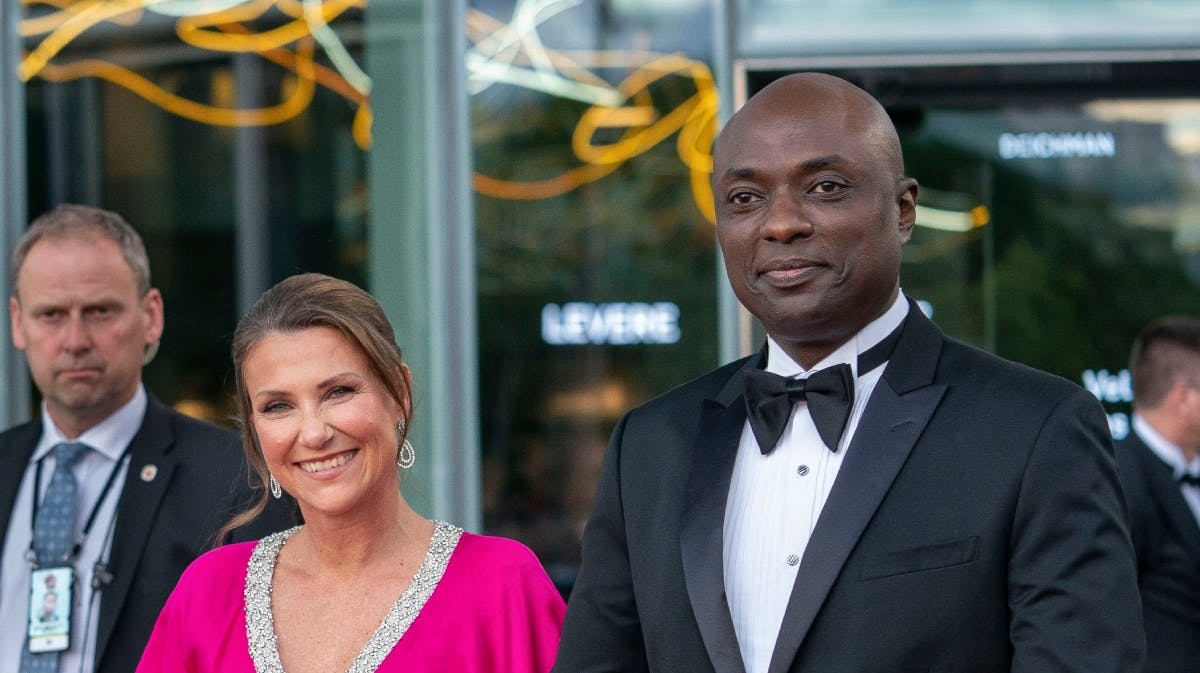 Prinsesse Märtha Louise og Shaman Durek sætter bryllupsplanerne på pause.