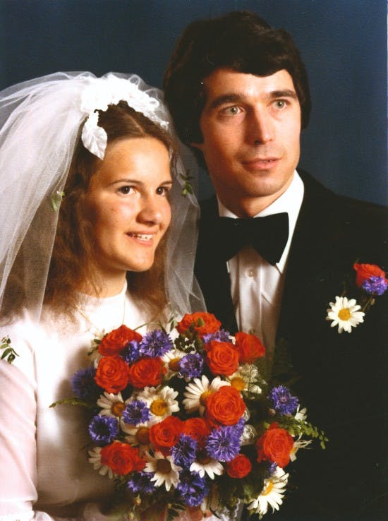 Anne-Mette Rasmusen og Anders Fogh Rasmussen ved deres bryllup i 1978.
